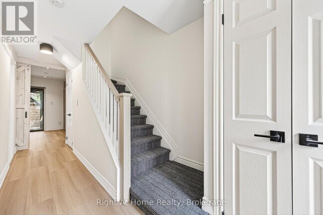 Photo - 109 Brant St