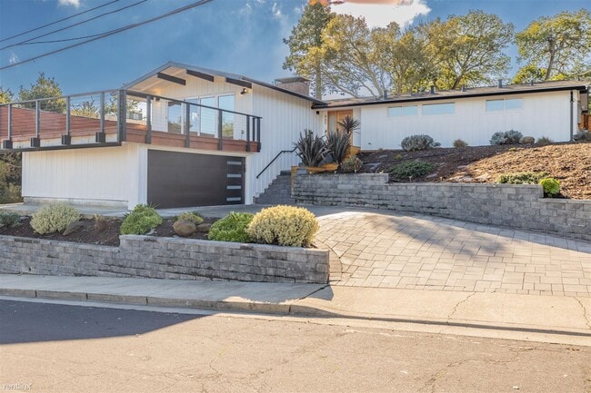 4 br, 3 bath House - 965 Leneve Place - 4 br, 3 bath House - 965 Leneve Place