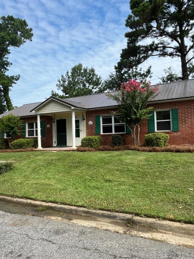 Building Photo - 2591 N Pierce Cir