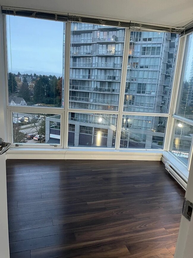 Photo - 13618 100 Av Unit 607