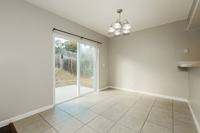 Photo - 318 Regal Park Dr