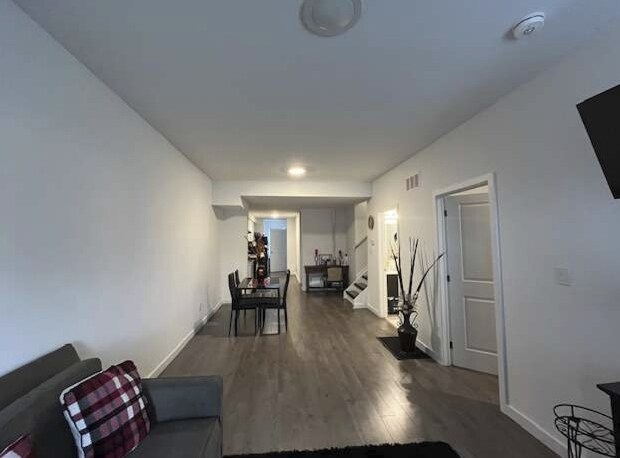 Photo - 400 Chaffey St