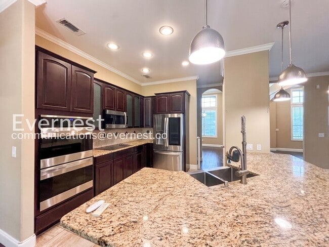21208 Oak Dale Dr