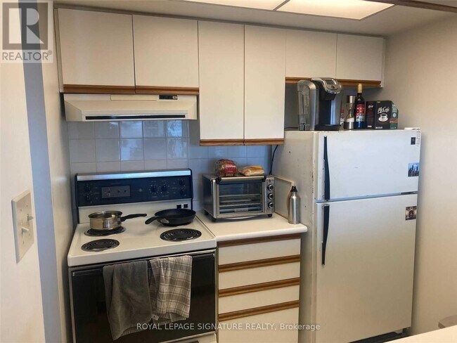 Photo - 99 Harbour Square Unité 3005