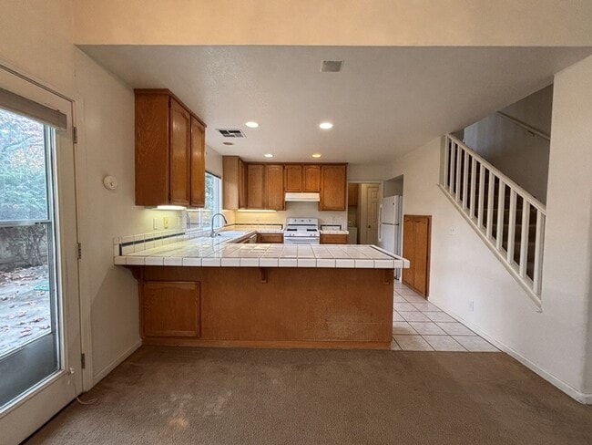 Photo - 3 Bed 2.5  Bath House in South Davis