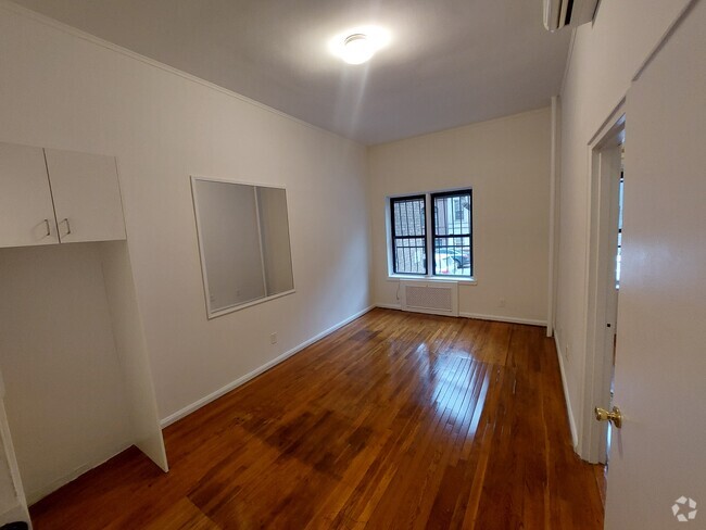 Building Photo - 156 W 95th St Unit 2A Rental