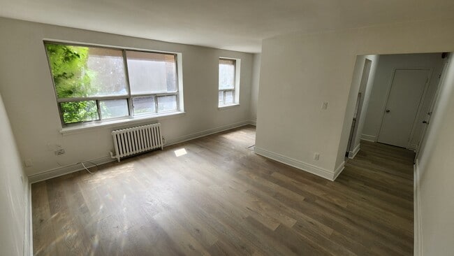 Photo - 158 Kingston Rd