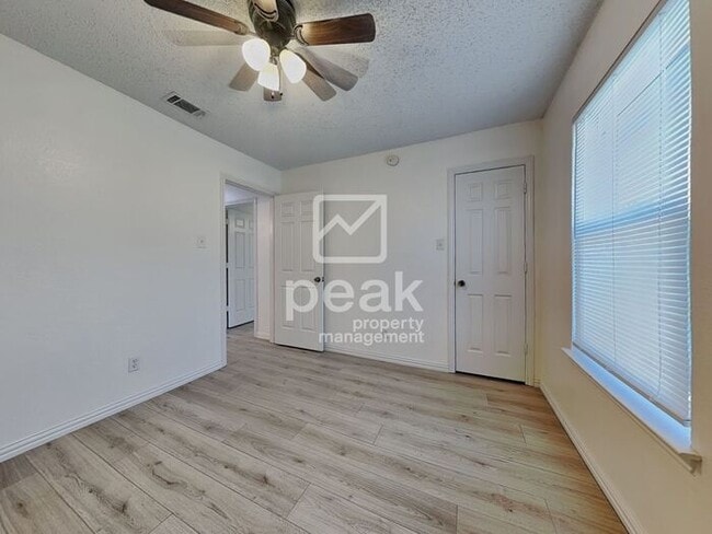 Photo - $2249! 3 Bed2 Bath in Watauga! Ready now! All appliances INCLUDED!