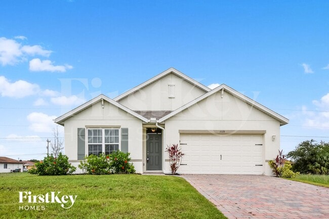 Building Photo - 1028 NW 7th Pl