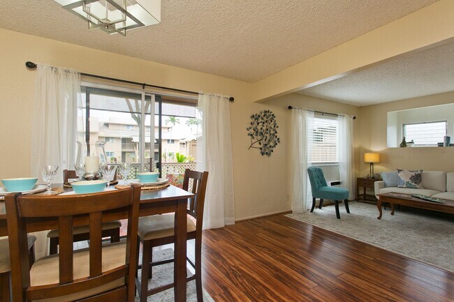 Photo - Beautiful 3 bedroom 1 1/2 bath townhome in Pearl City w/2 parking side by side