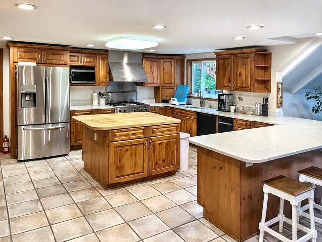 Photo - 22454 Hilltop Cir