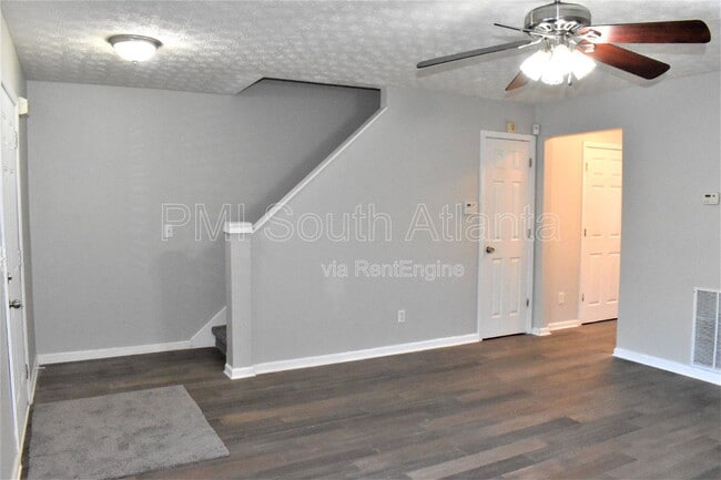 Photo - 5798 Strathmoor Manor Cir