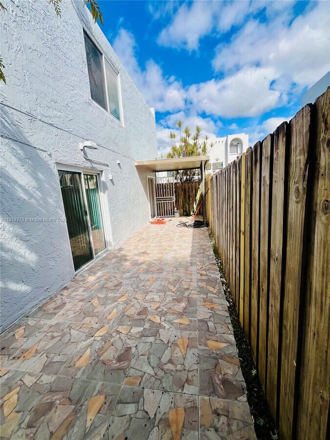 Photo - 1070 W 43rd Pl Townhome