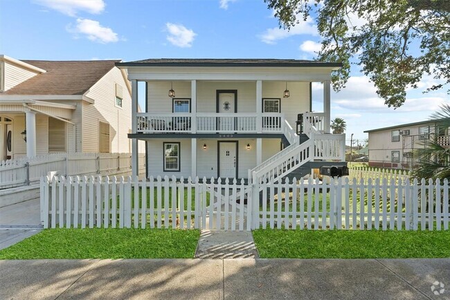 Building Photo - 3403 Ursuline St Unit A Rental