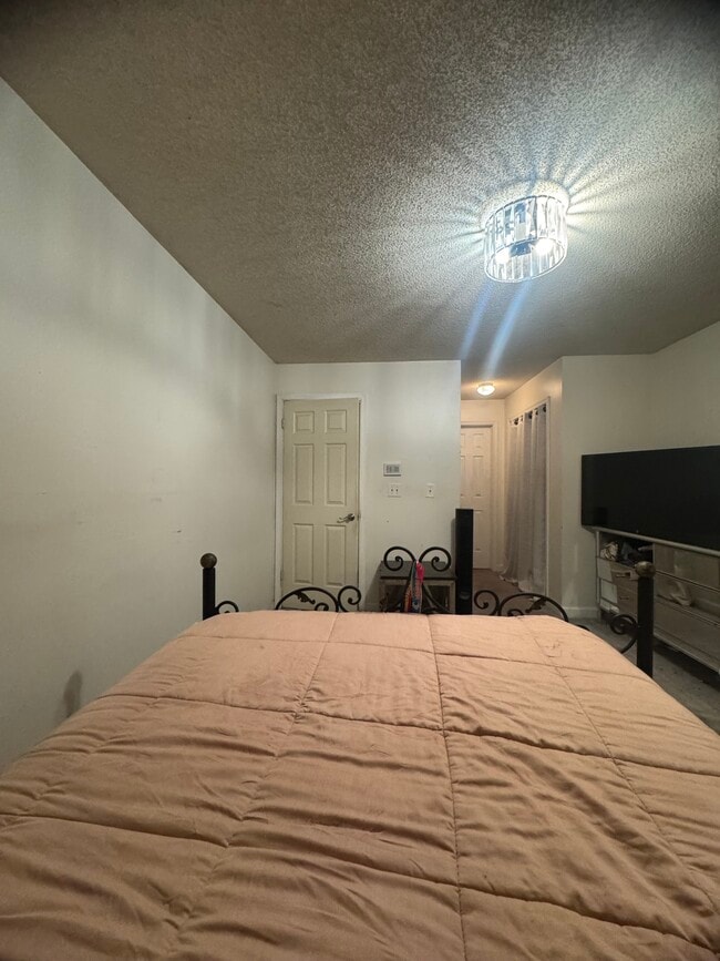 Building Photo - 414 Delaware Ave Unit 218