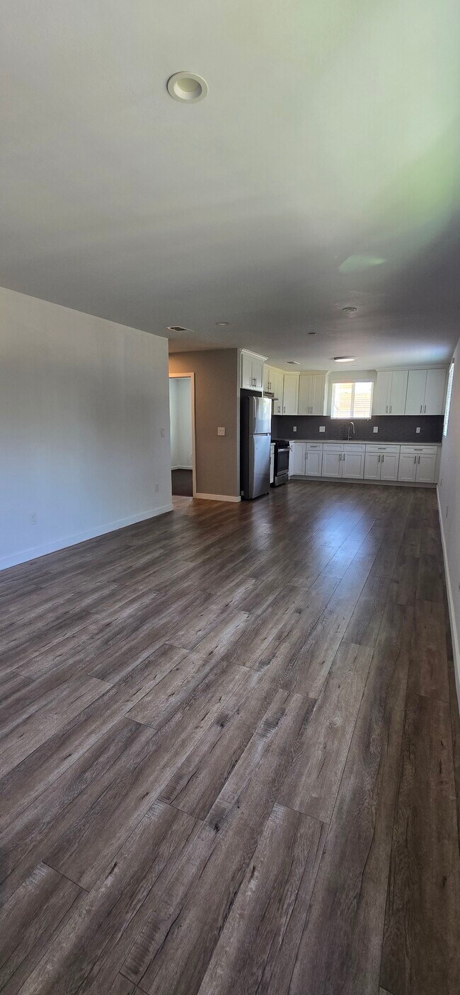 6307 Miramonte Blvd Unit B
