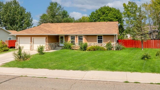Building Photo - Single Family Home in Silt for Rent