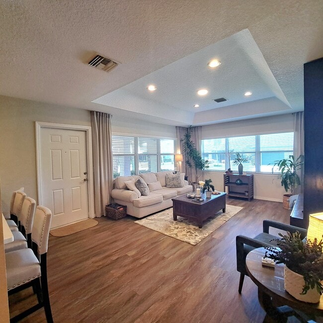 Photo - 1747 N Dovetail Dr
