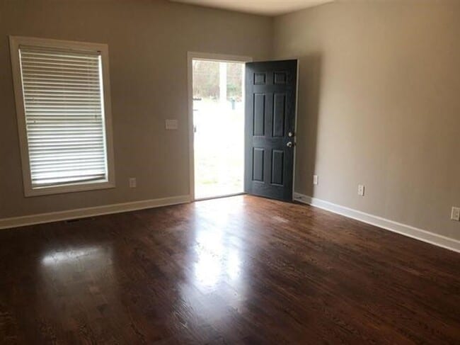 Photo - 3029 Poole Rd
