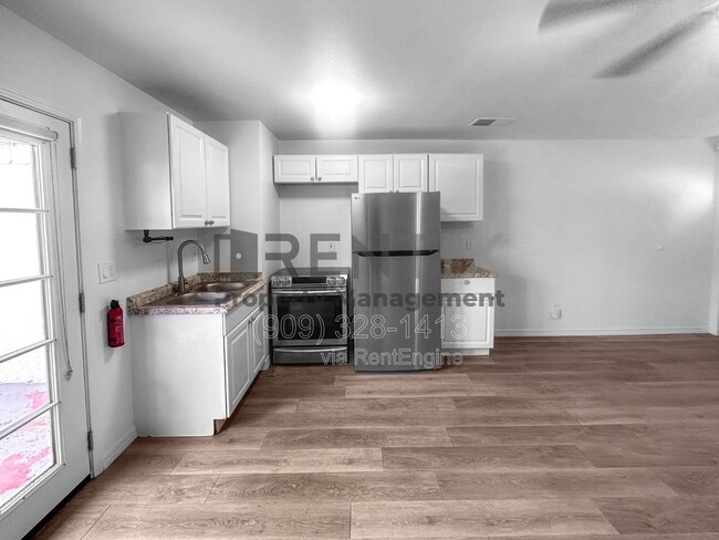 Photo - 1560 Church St