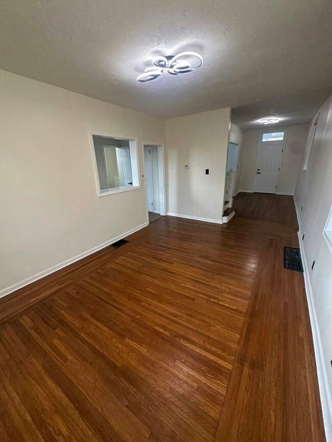 Photo - 1753 Courtland Ave