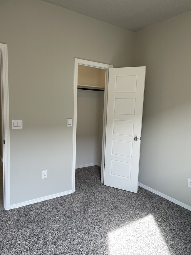 Photo - 4868 Longs Peak Rd NE