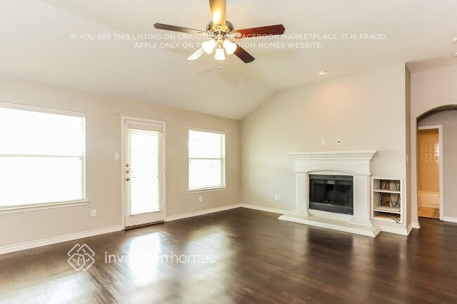 Photo - 904 Peach Ln