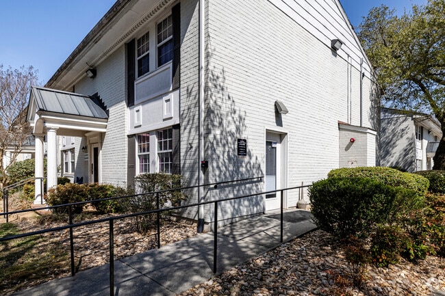 Leasing Office
