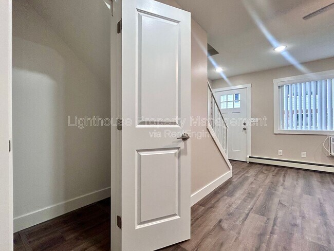 Photo - 2855 Taft Ave SW