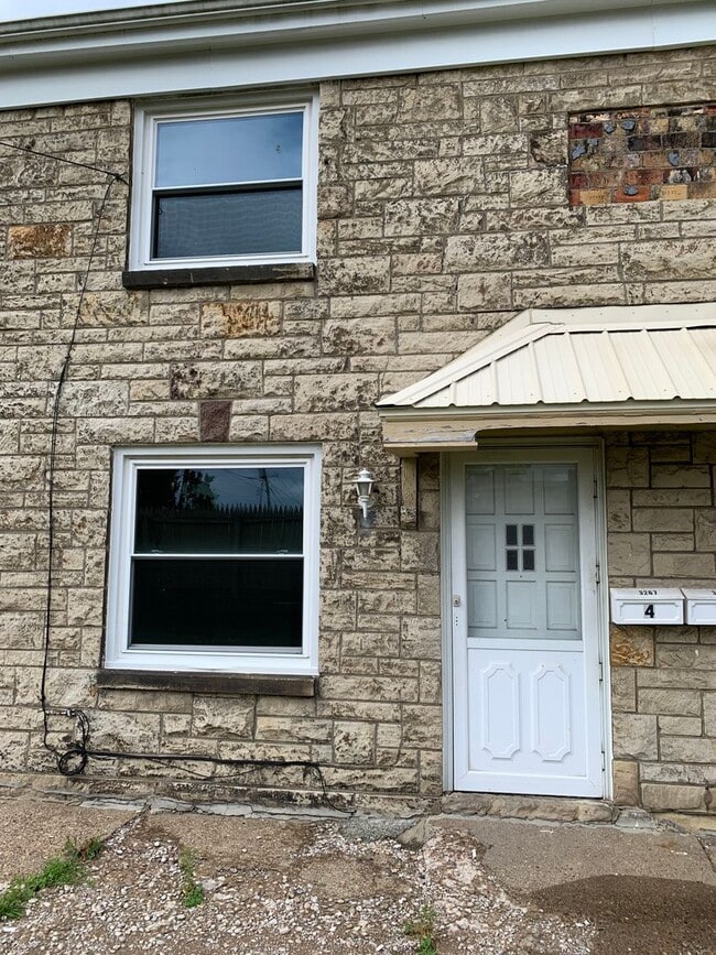 Photo - 3265 Sunset Blvd Unit Apt 4