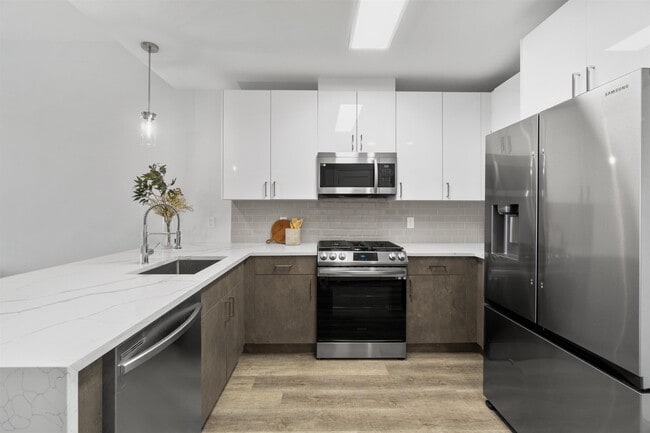 Photo - 412 Whiton St Unidad 504