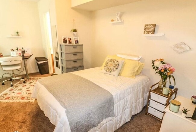 Photo - Prime Location 4 Bed Duplex