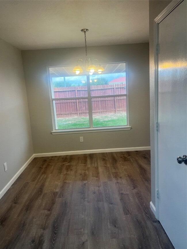 Building Photo - 5022 Canyon Blanco Dr