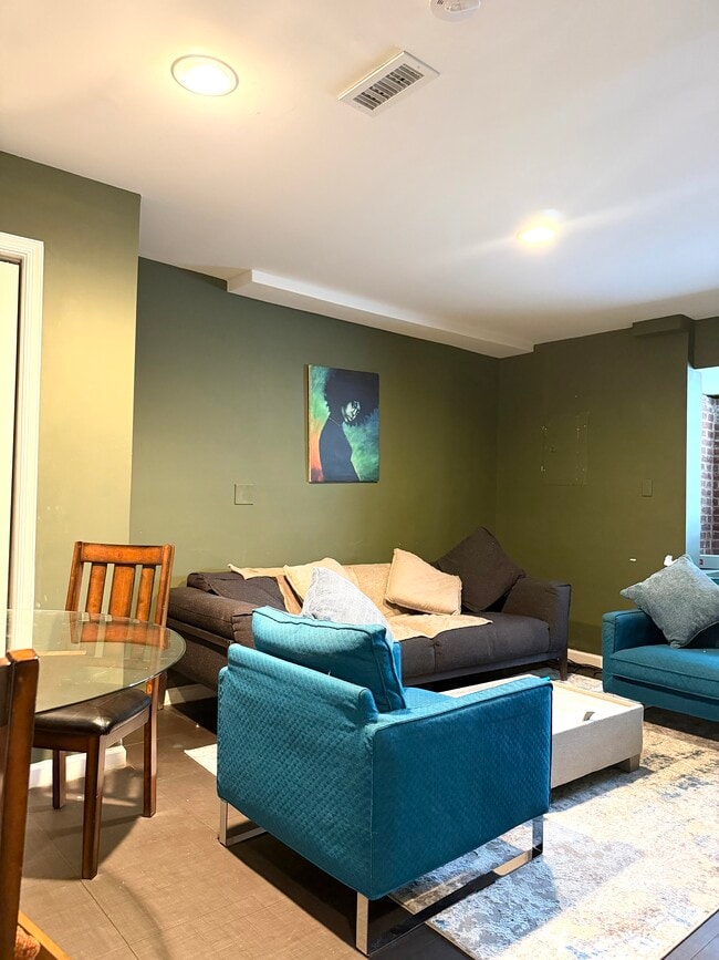 Photo - 1821 N Capitol St NE Unit North Capitol ST APT 1