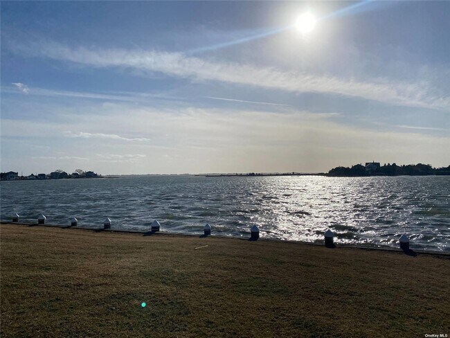 28 Koral Dr
