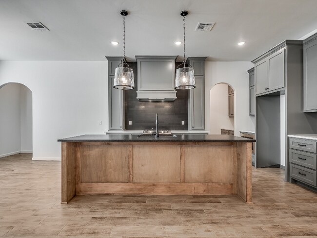 Photo - 8322 Robin Wy