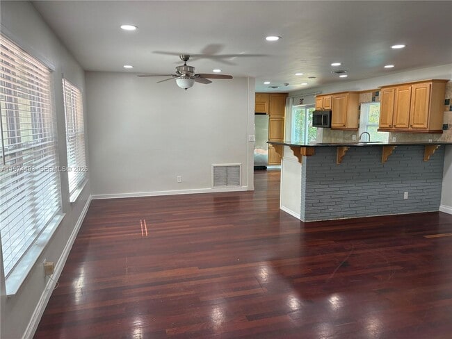 Photo - 3617 Cleveland St