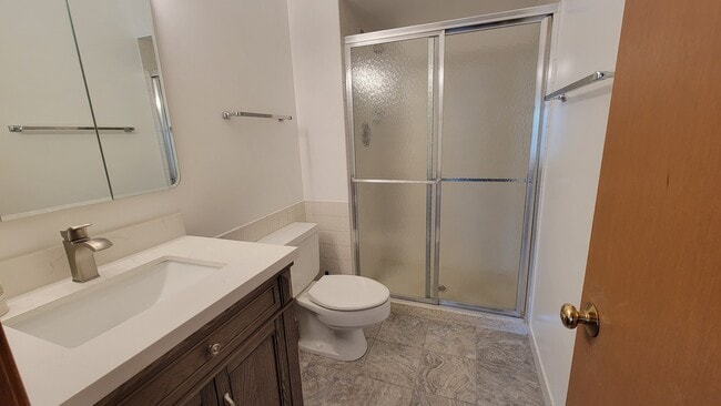 Photo - 300 Thames Pky Unit 2c