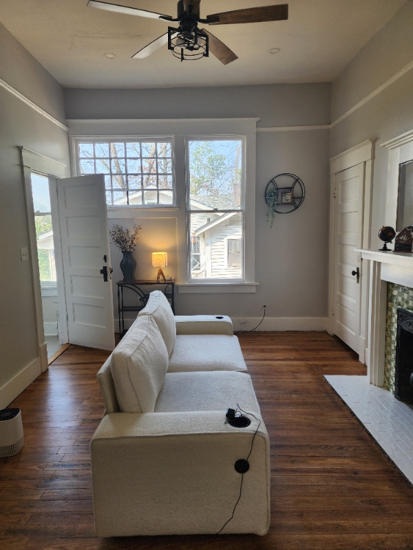 Photo - 343 Adelle St Unit 1 (First floor, left bedroom)