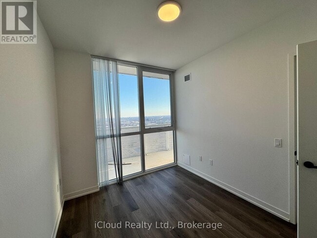 Photo - 8 Interchange Wy Unit 6010