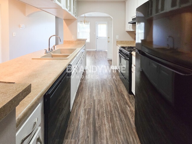 Photo - 6747 Saganaw Dr