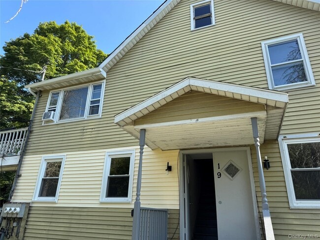 Building Photo - 19 Richmond Ave Unit 1 Rental