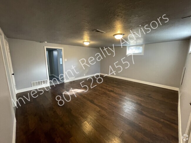 Building Photo - Basement Apartment in Bountiful! Unit Downstairs