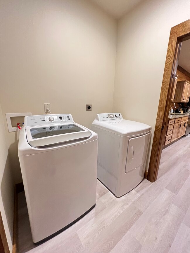 Photo - 139 Pier Point Dr