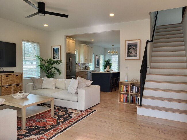 Photo - Furnished home in Lincoln Heights