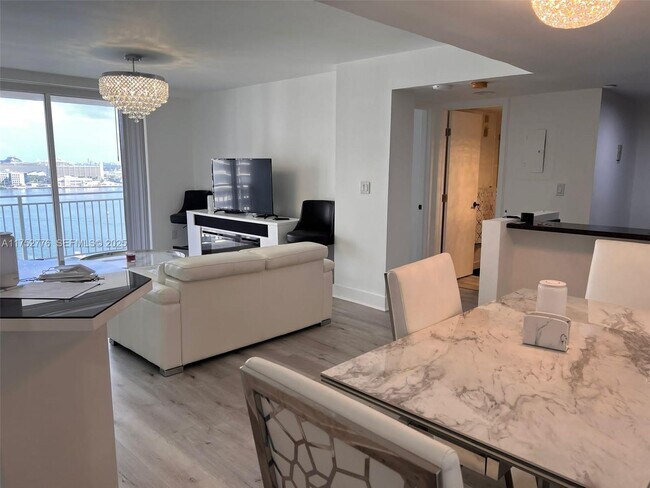 Photo - 770 Claughton Island Dr Unidad 1913