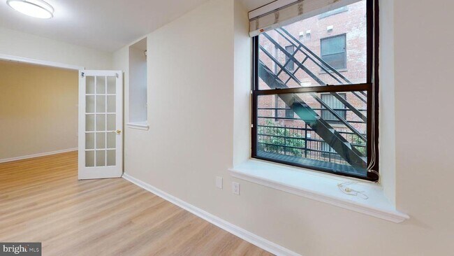 Photo - 1438 Meridian Pl NW Unit 102