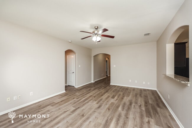 Photo - 932 Haley Dr