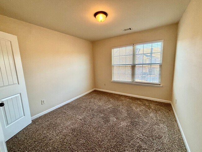 Photo - 2723 Morgan Glen Rd NE