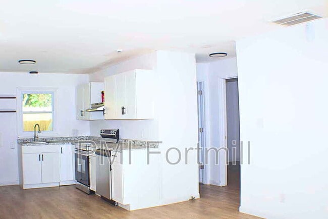 Photo - 205 Friedheim Rd